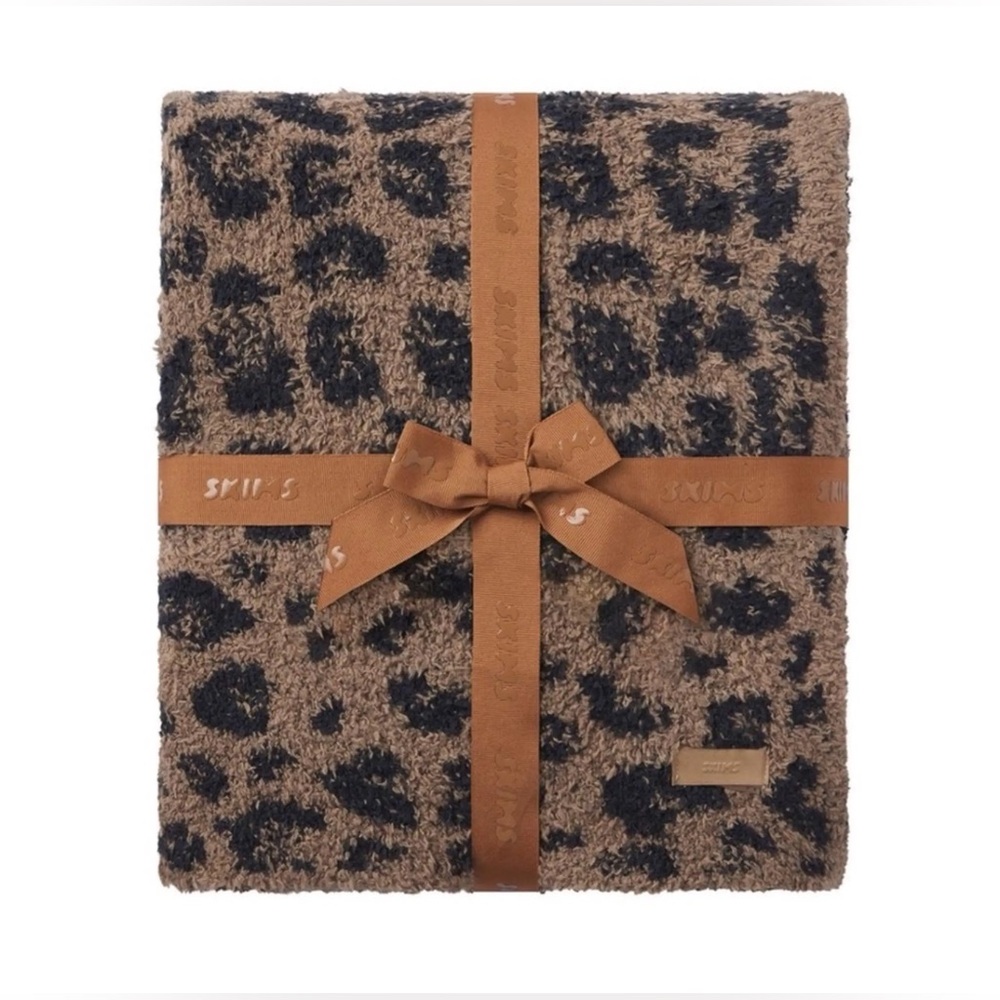 NWT SKIMS Cozy Knit Blanket - Leopard